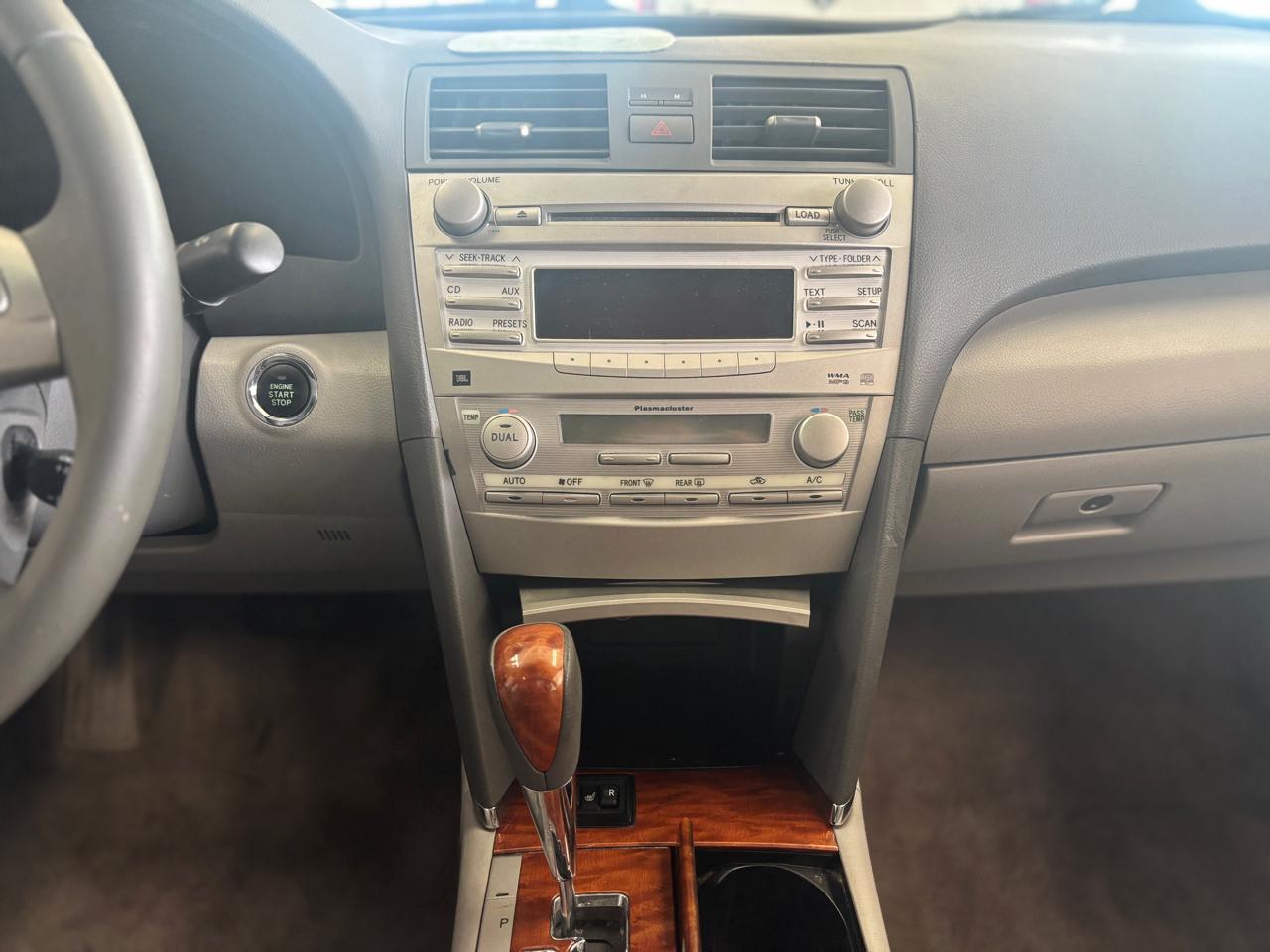 Toyota Camry 4dr Sdn V6 Auto SE (Natl) 2010