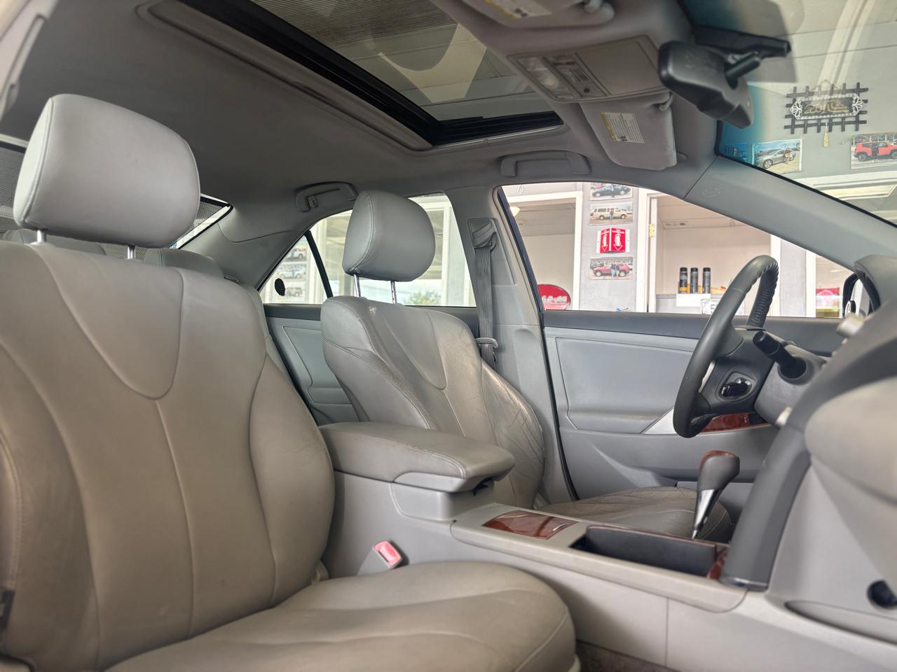 Toyota Camry 4dr Sdn V6 Auto SE (Natl) 2010