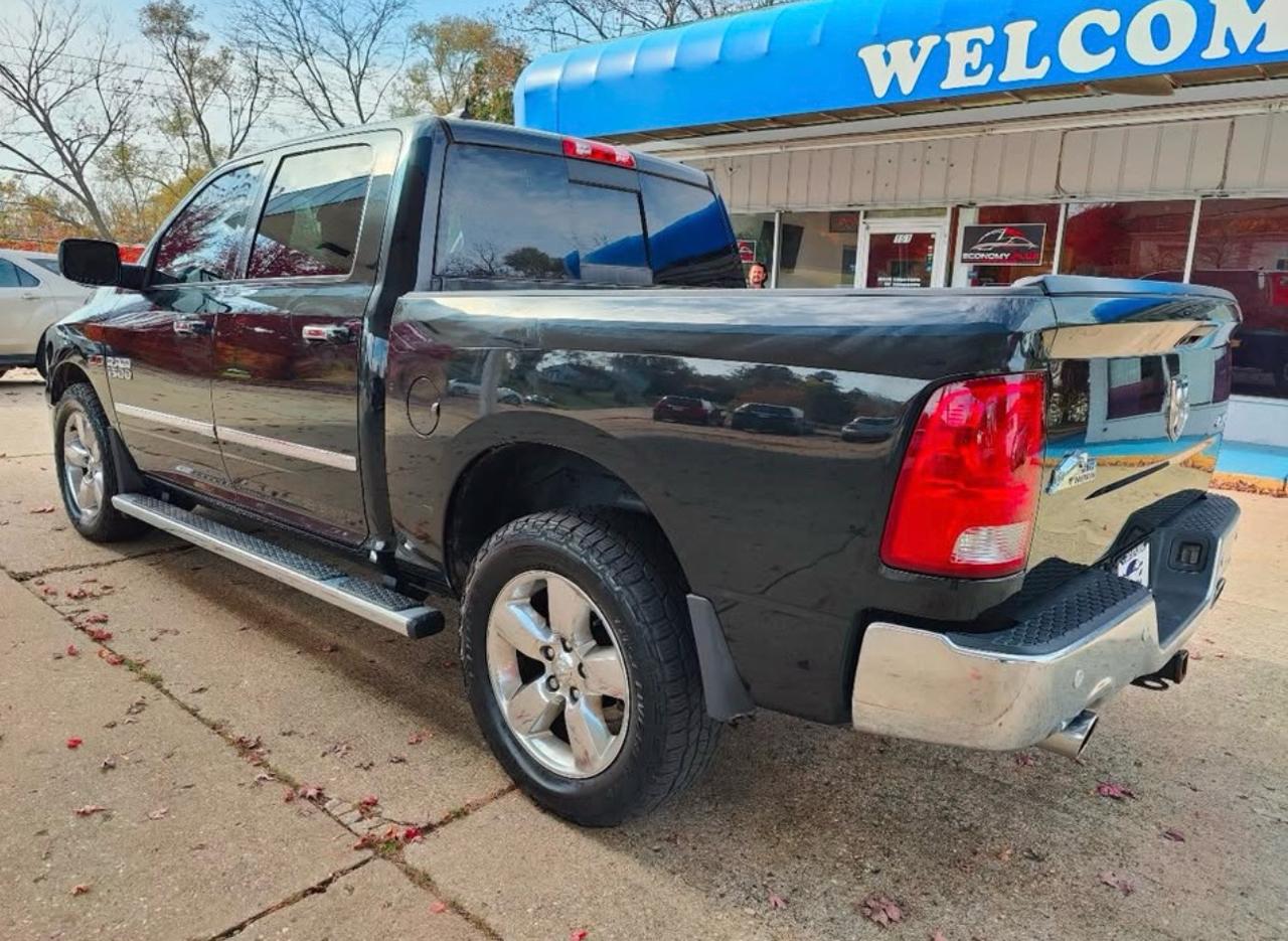 RAM 1500 SLT Crew Cab SWB 4WD 2015