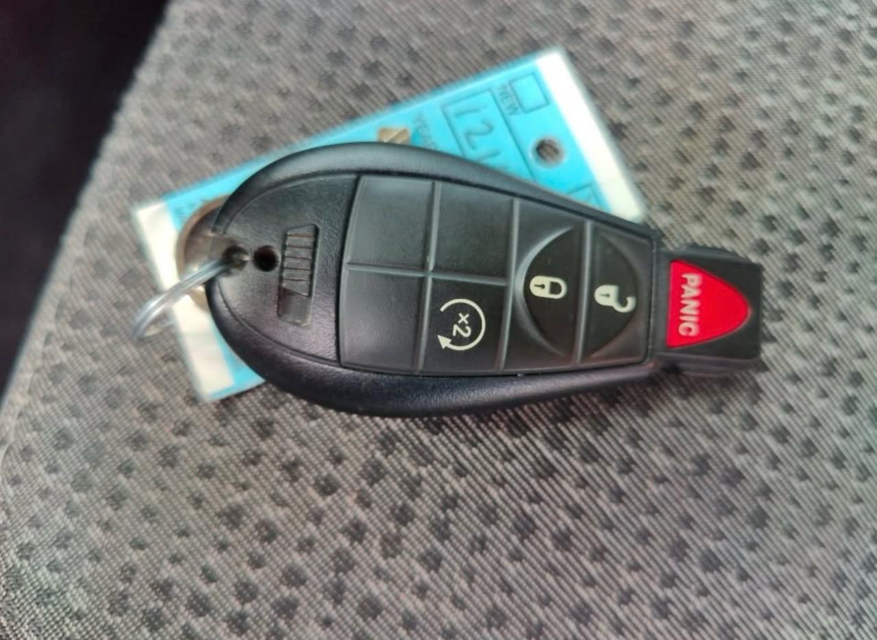 RAM 1500 SLT Crew Cab SWB 4WD 2015