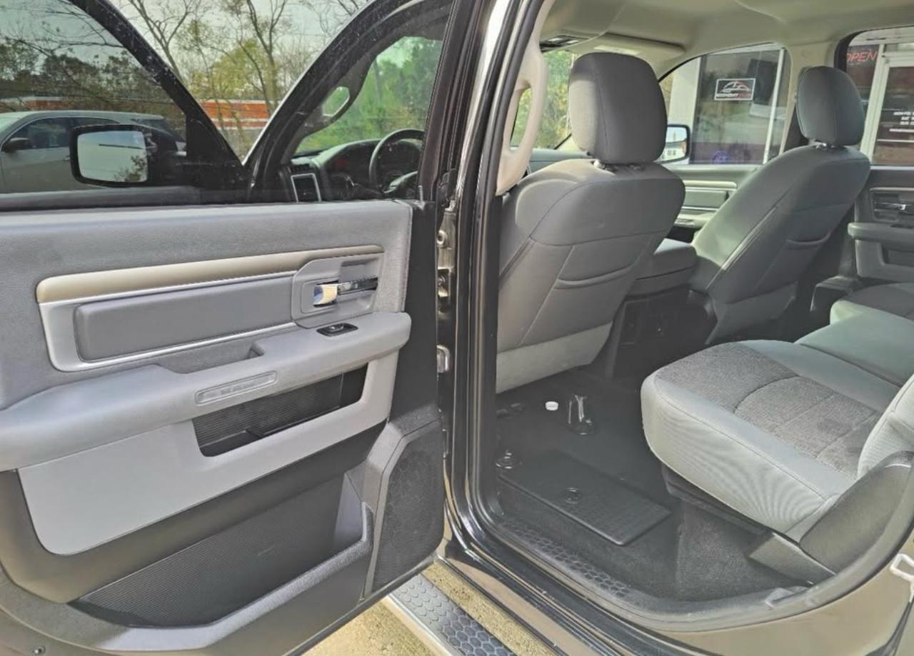 RAM 1500 SLT Crew Cab SWB 4WD 2015