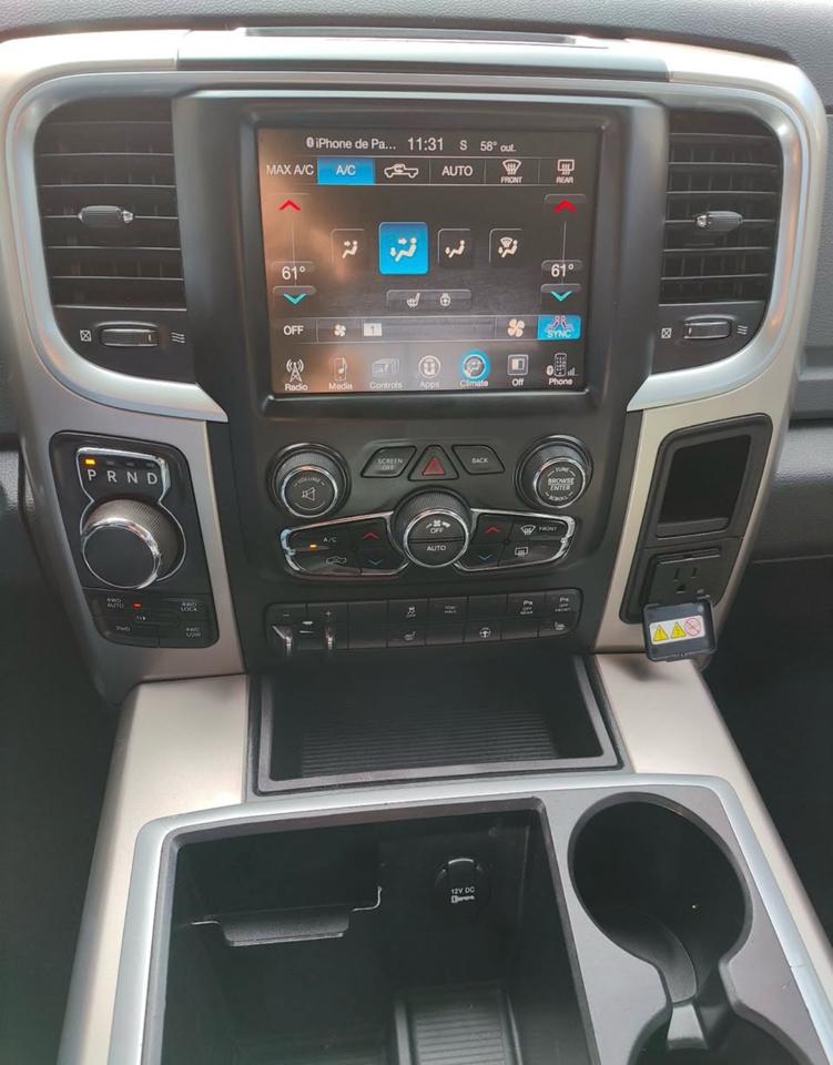 RAM 1500 SLT Crew Cab SWB 4WD 2015