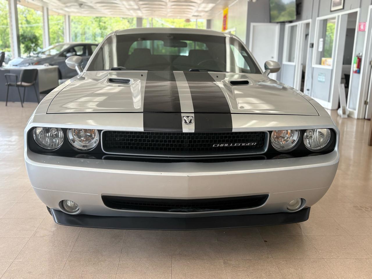 Dodge Challenger SE 2010