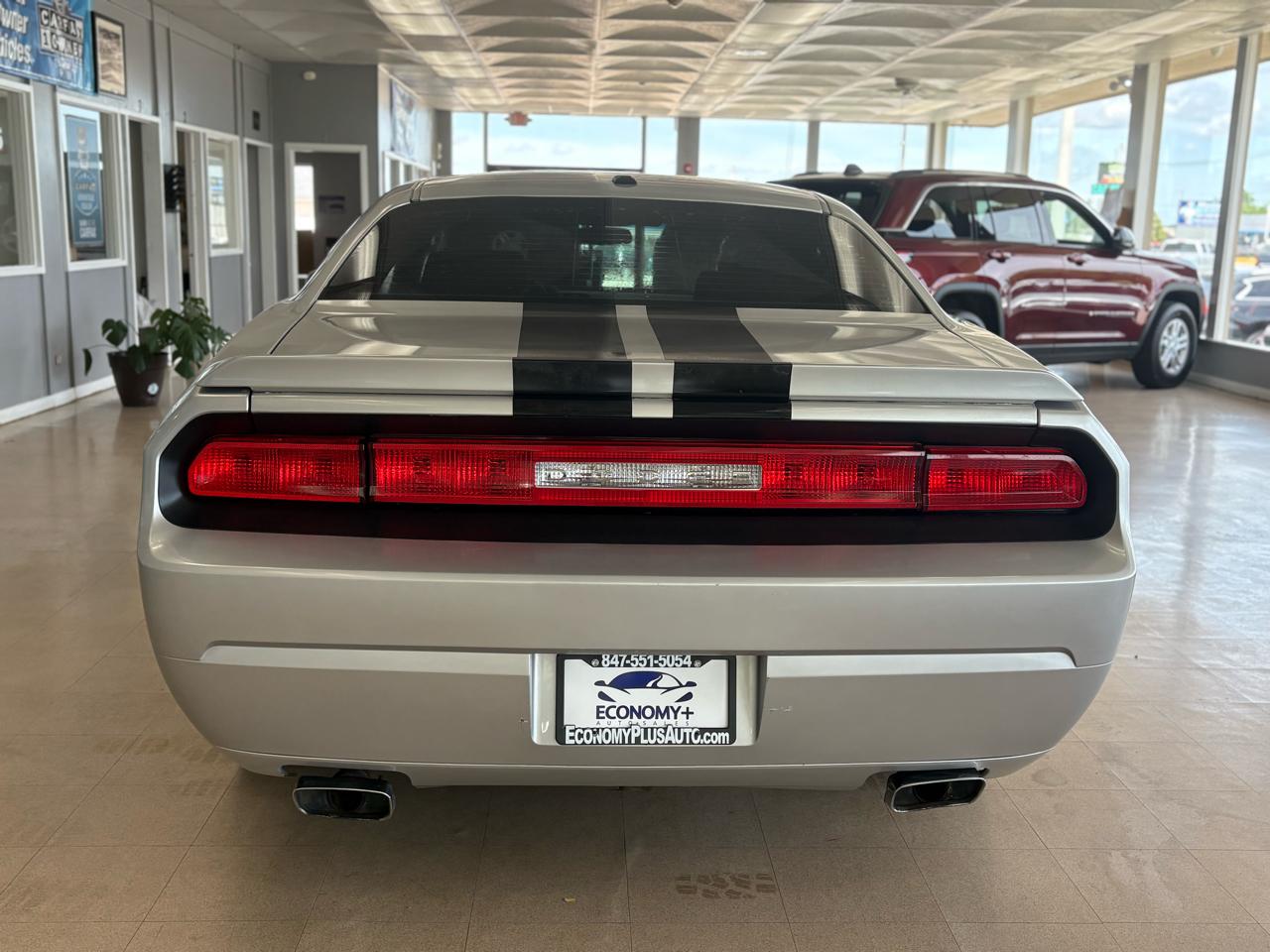 Dodge Challenger SE 2010