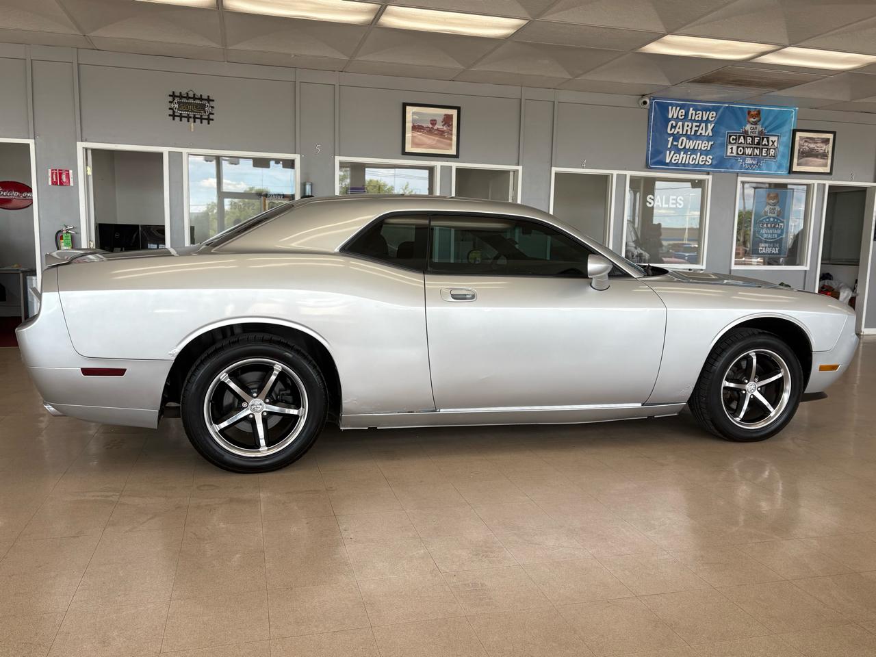 Dodge Challenger SE 2010