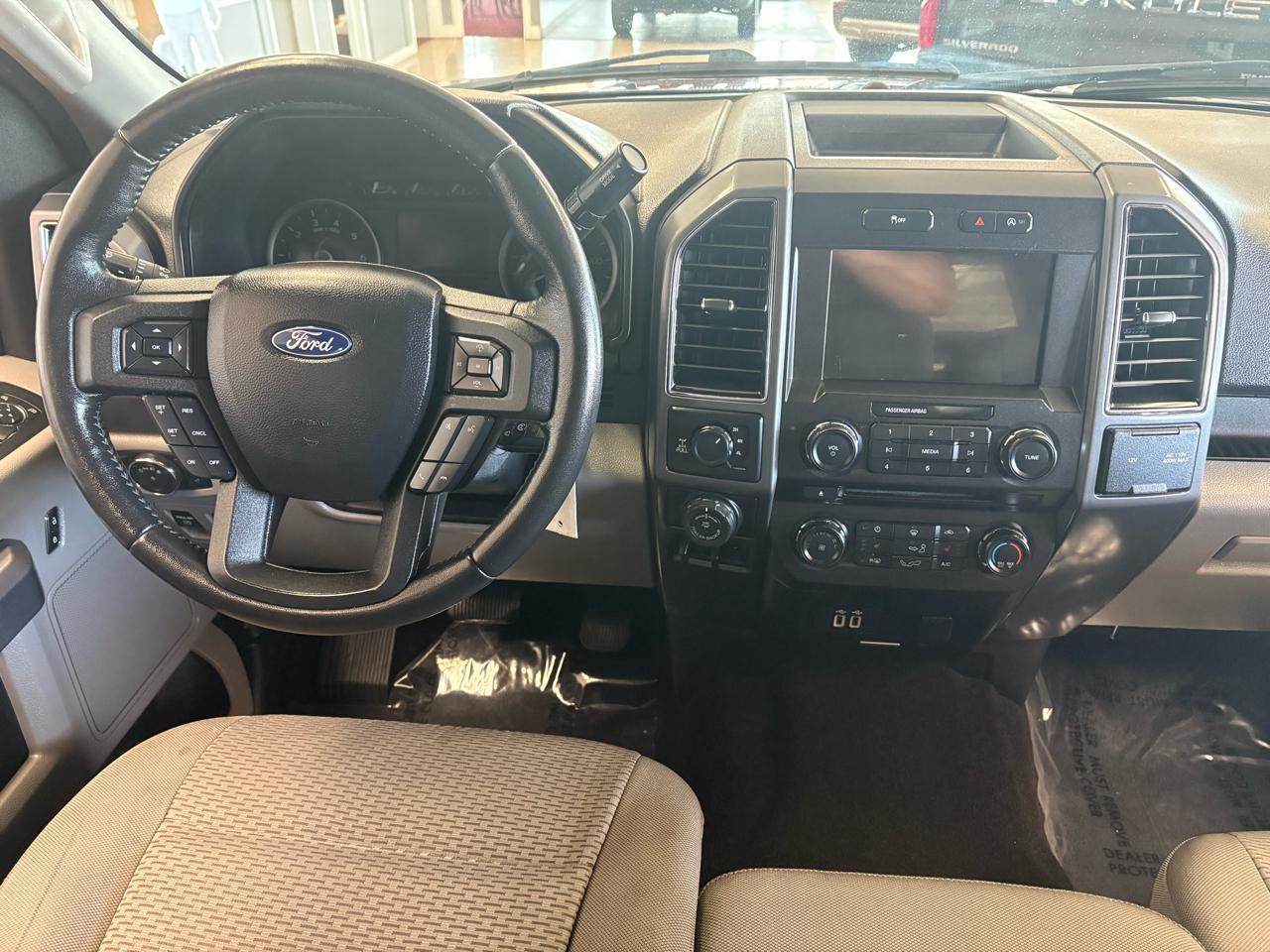 Ford F-150 4WD SuperCrew 145" XLT 2018