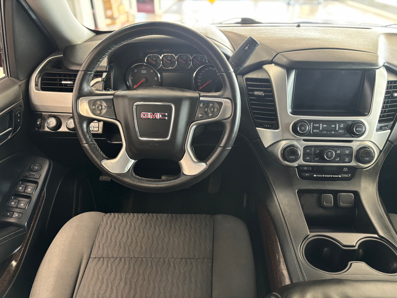GMC Yukon SLE 4WD 2015