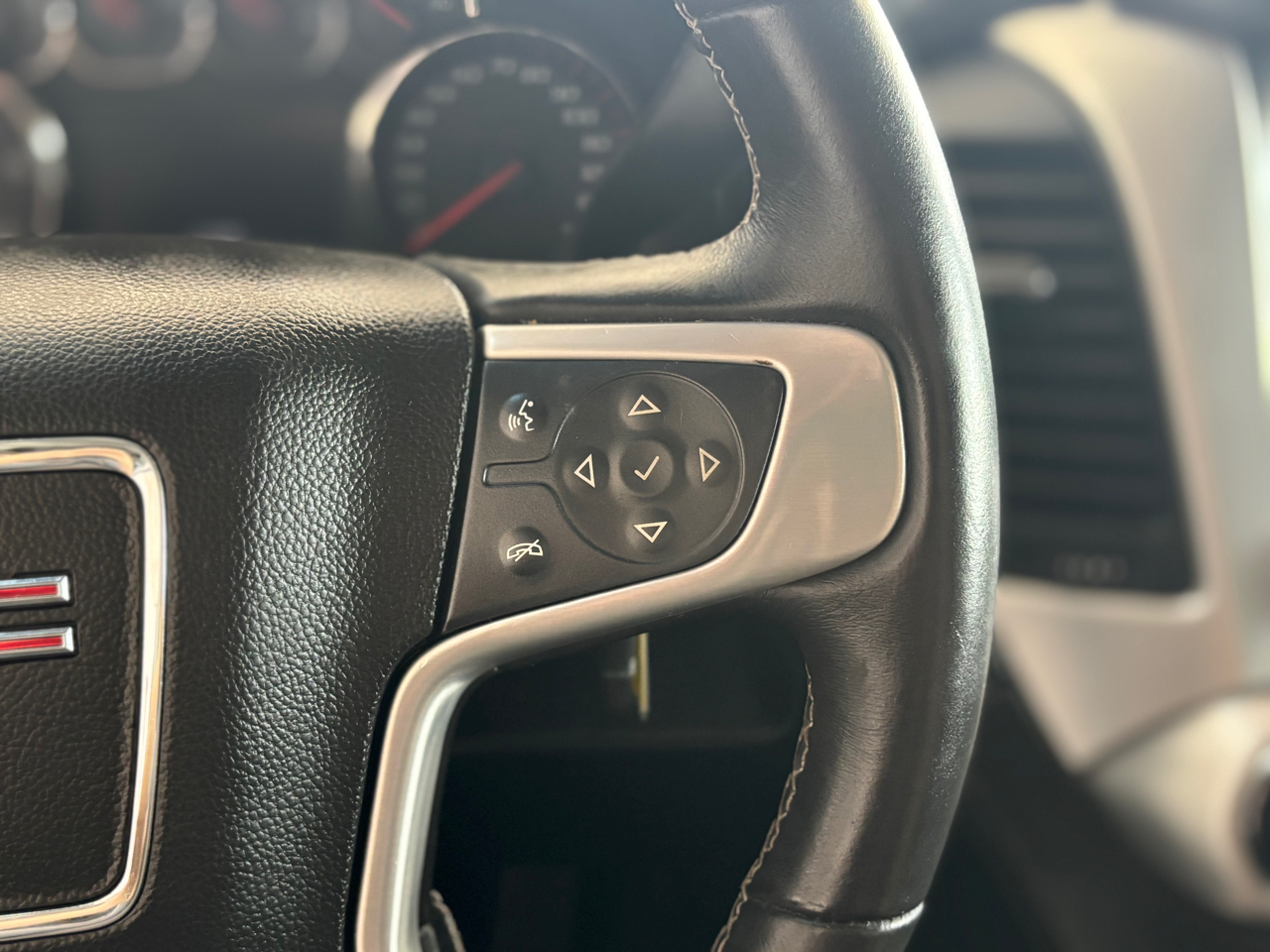 GMC Yukon SLE 4WD 2015