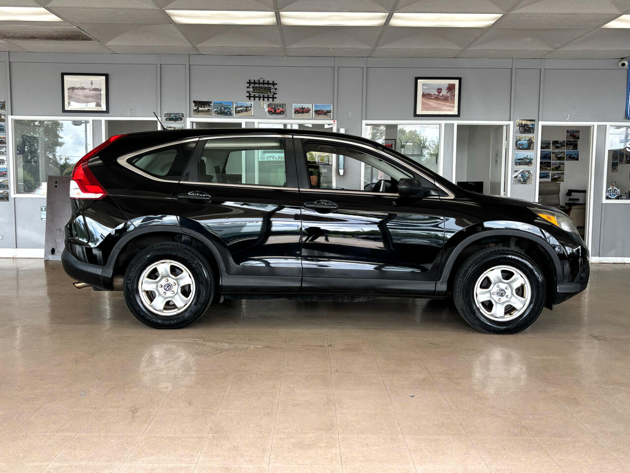 2014 Honda CR-V LX photo 4