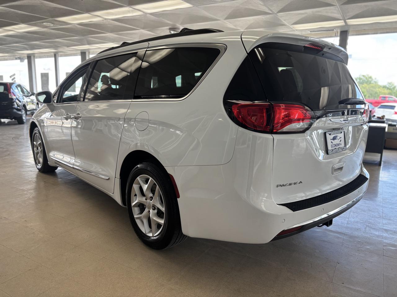 Chrysler Pacifica Touring-L 2017