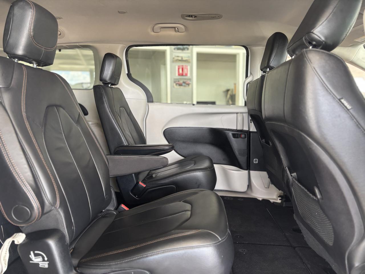 Chrysler Pacifica Touring-L 2017