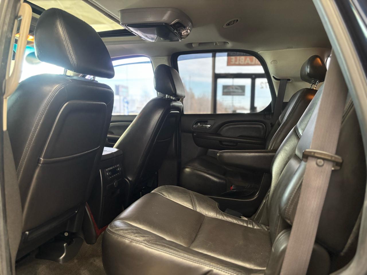 Cadillac Escalade AWD 4dr 2008