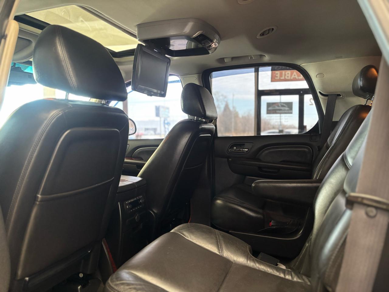 Cadillac Escalade AWD 4dr 2008