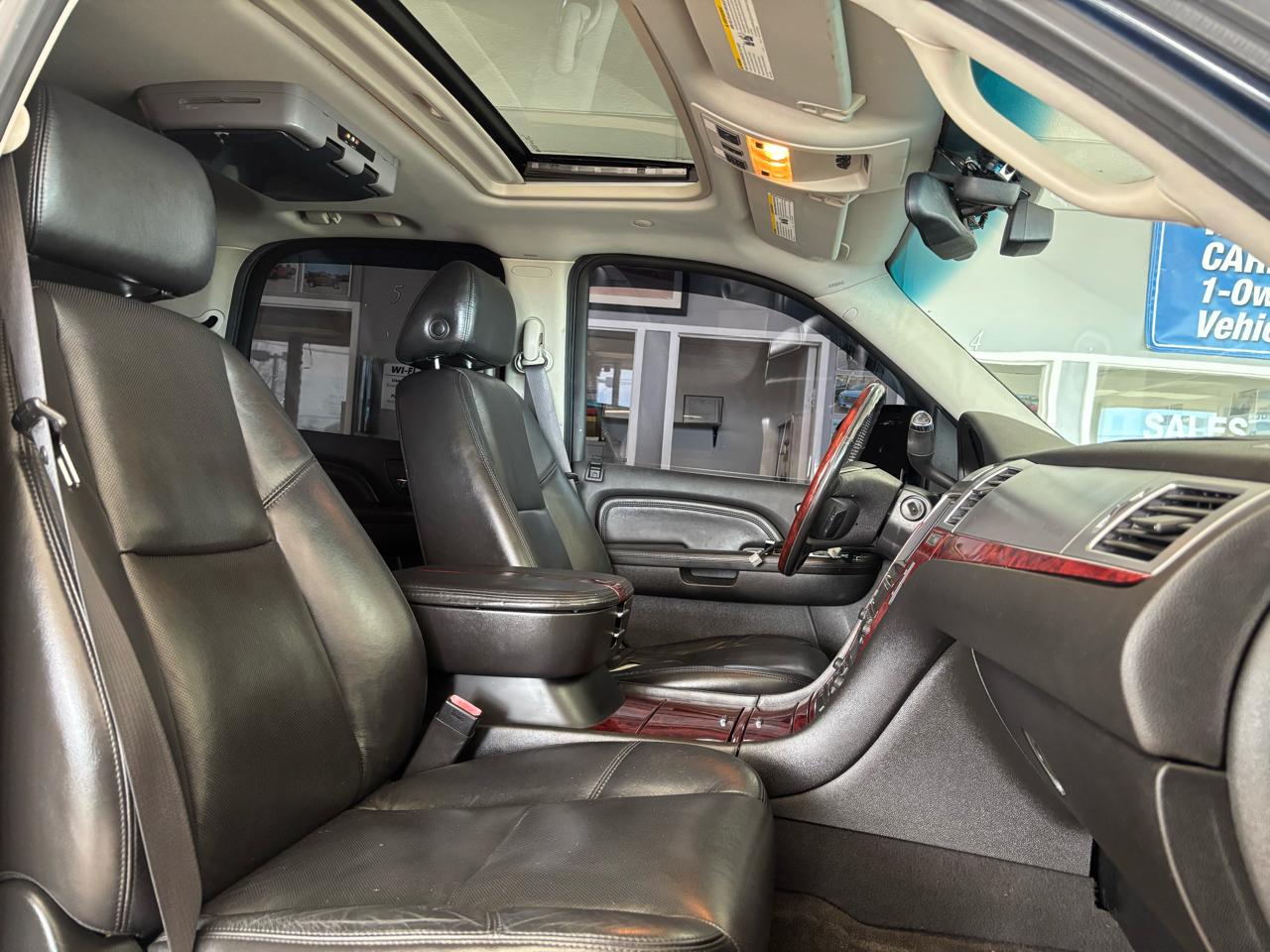 Cadillac Escalade AWD 4dr 2008