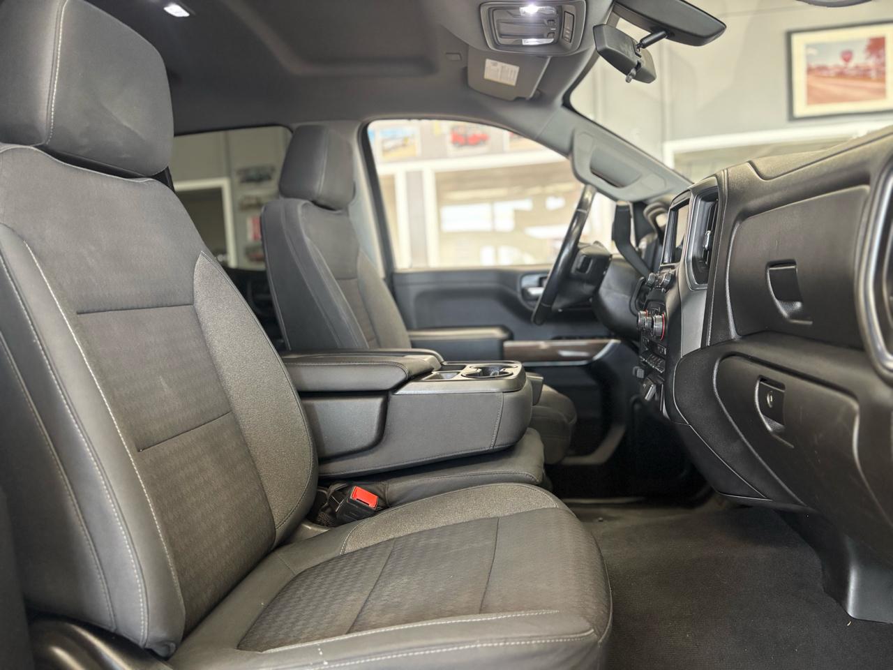 Chevrolet Silverado 1500 4WD Double Cab 147" RST 2019