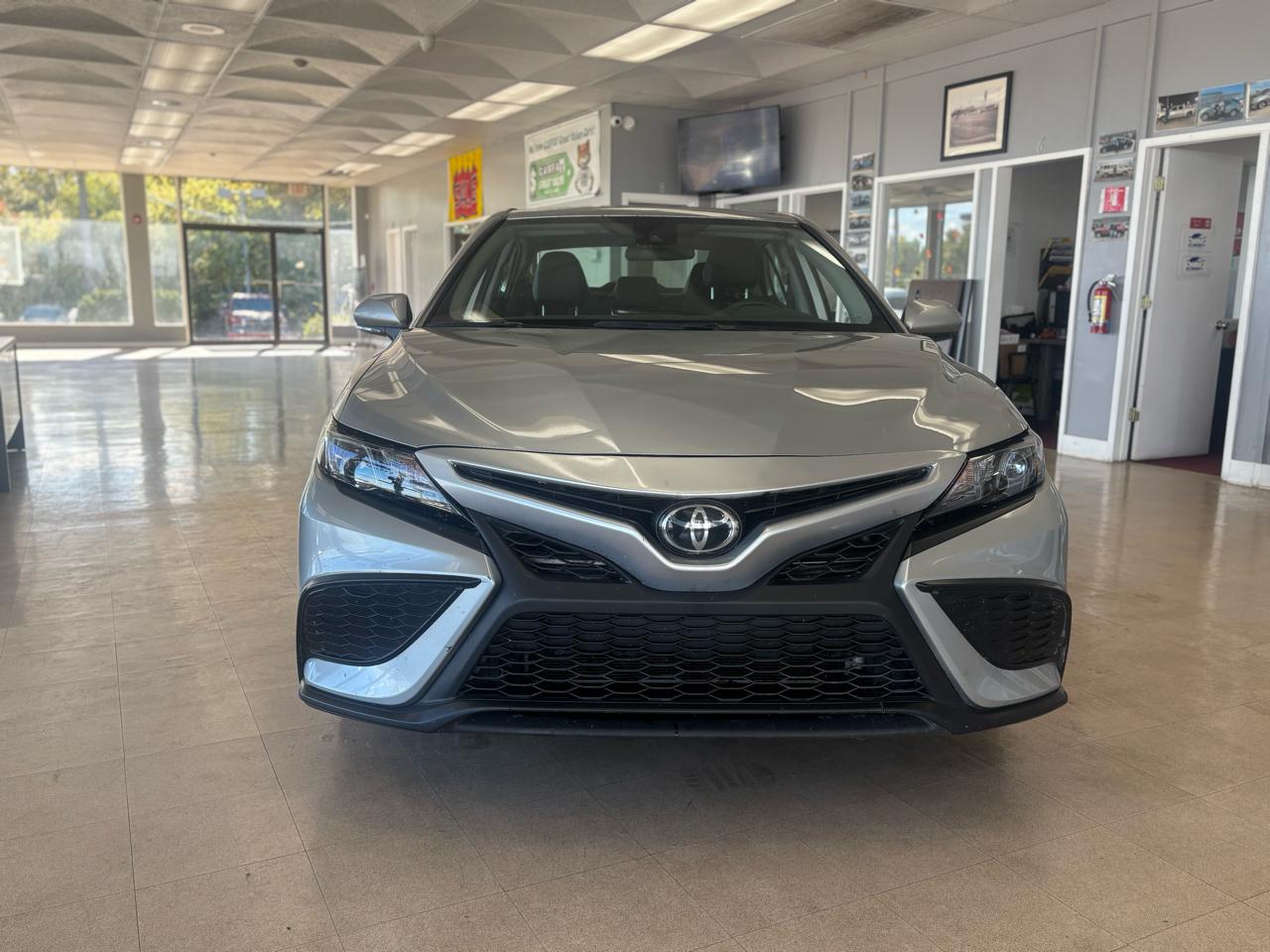 Toyota Camry SE 2024