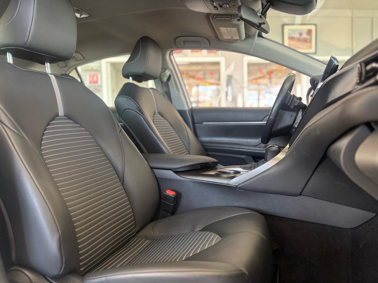 Toyota Camry SE 2024