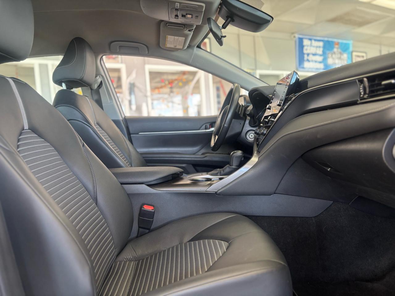 Toyota Camry SE 2024