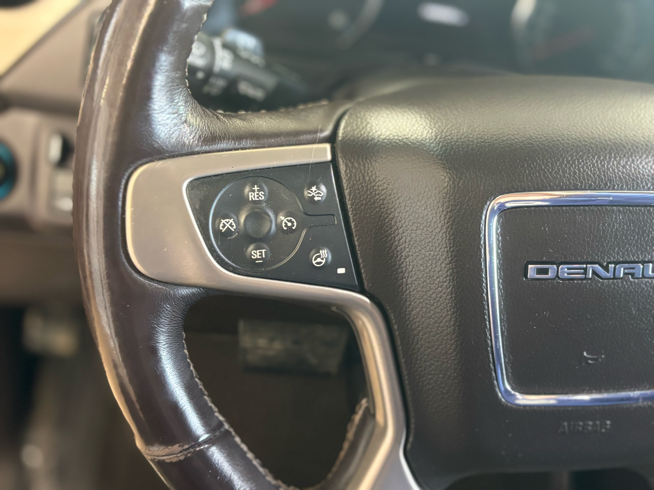 GMC Yukon XL 4WD 4dr Denali 2018