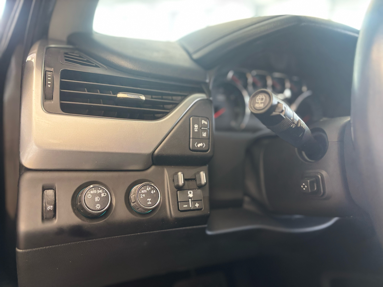 Chevrolet Tahoe 4WD 4dr LT 2015