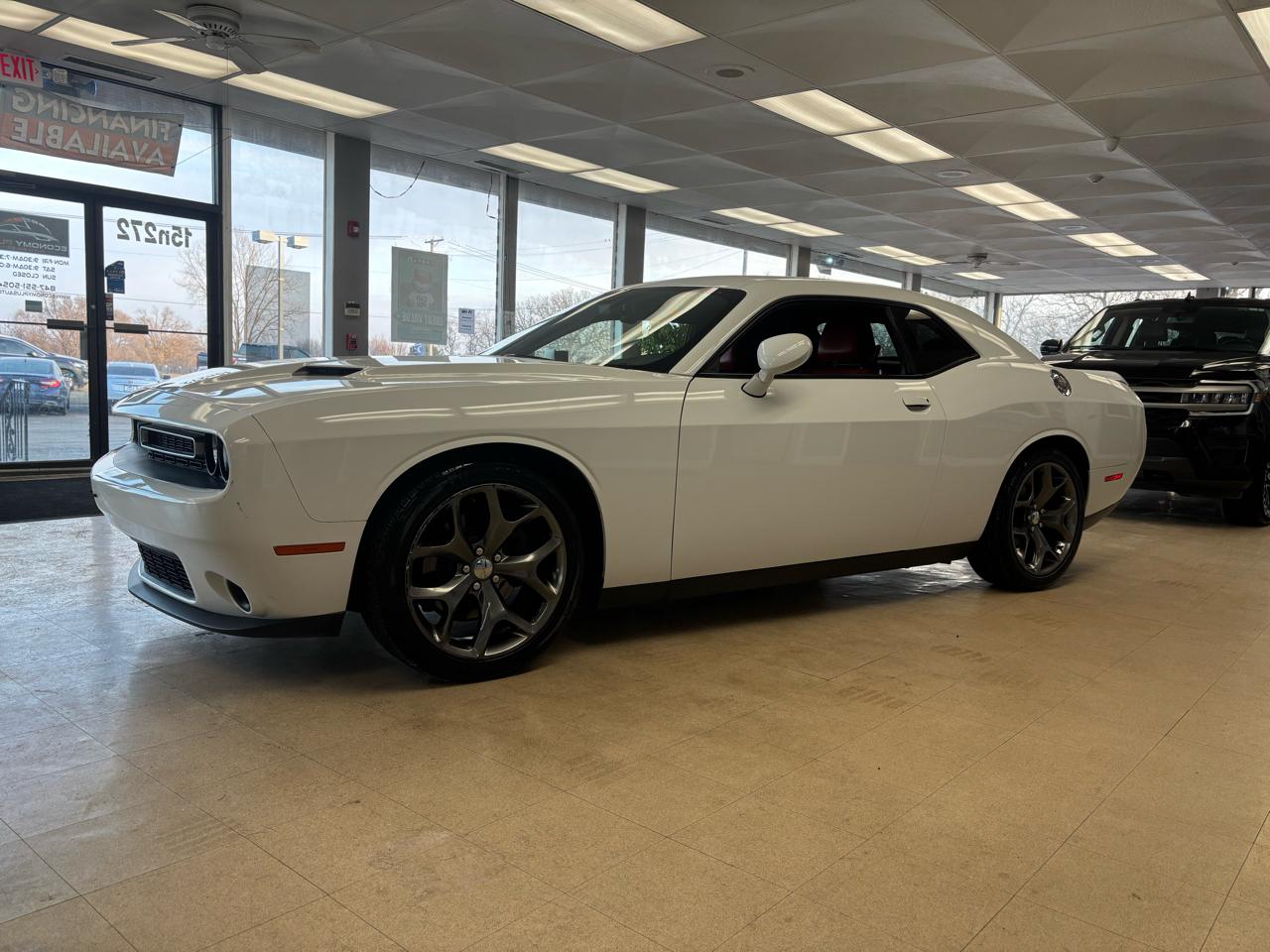 Dodge Challenger 2dr Cpe SXT Plus 2016
