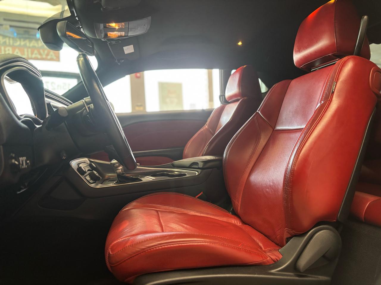 Dodge Challenger 2dr Cpe SXT Plus 2016