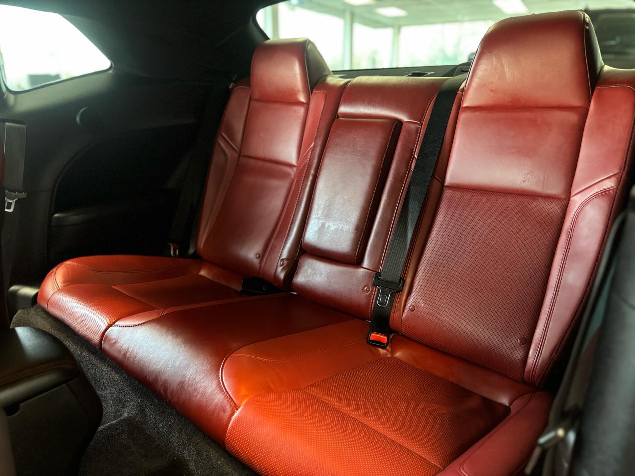 Dodge Challenger 2dr Cpe SXT Plus 2016