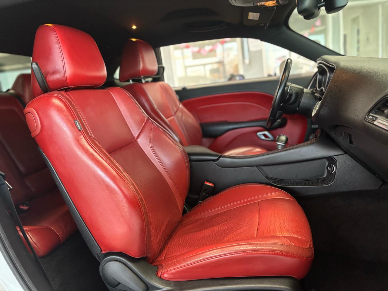 Dodge Challenger 2dr Cpe SXT Plus 2016