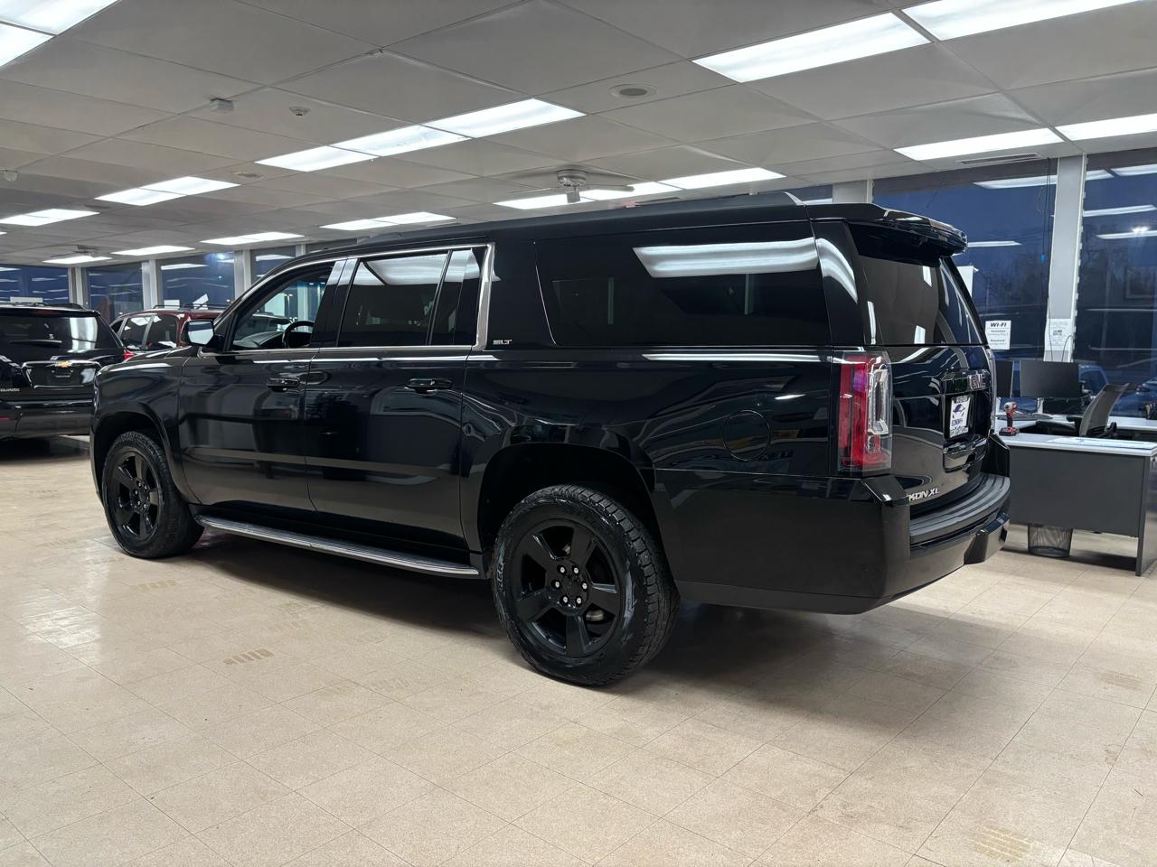 GMC Yukon XL 4WD 4dr SLT 2019