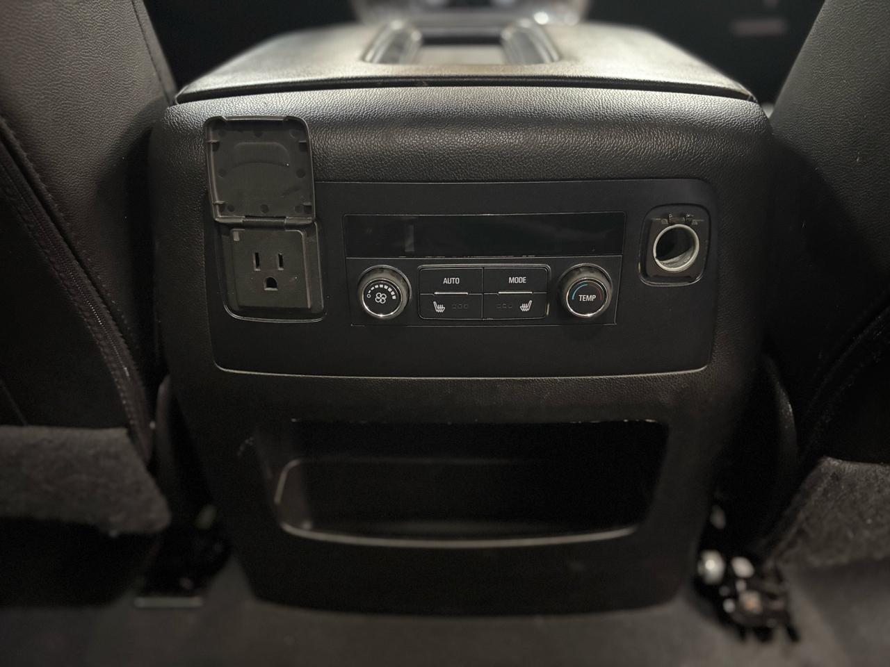 GMC Yukon XL 4WD 4dr SLT 2019