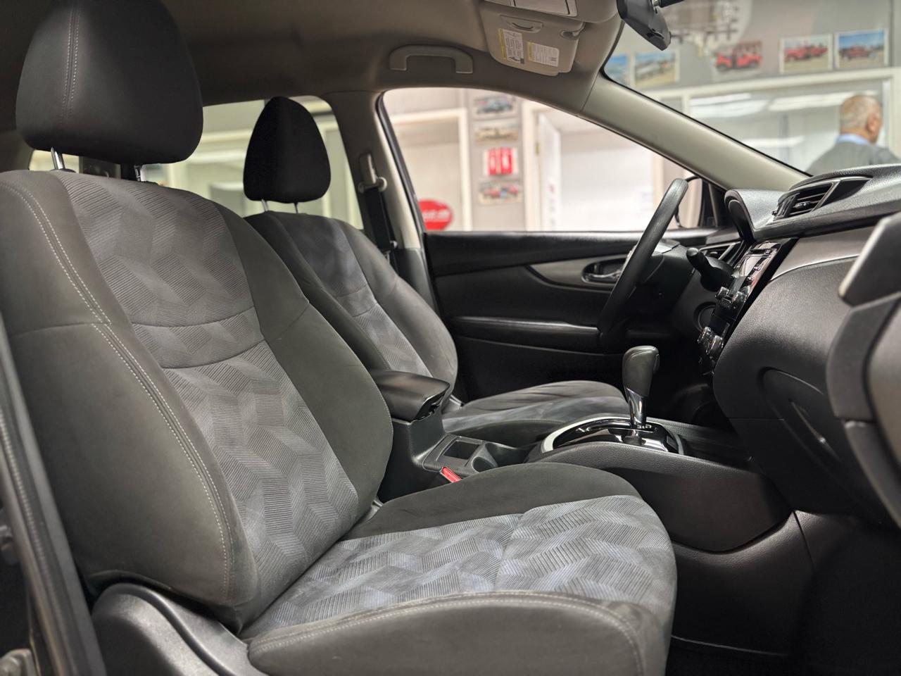 Nissan Rogue AWD 4dr SV 2016