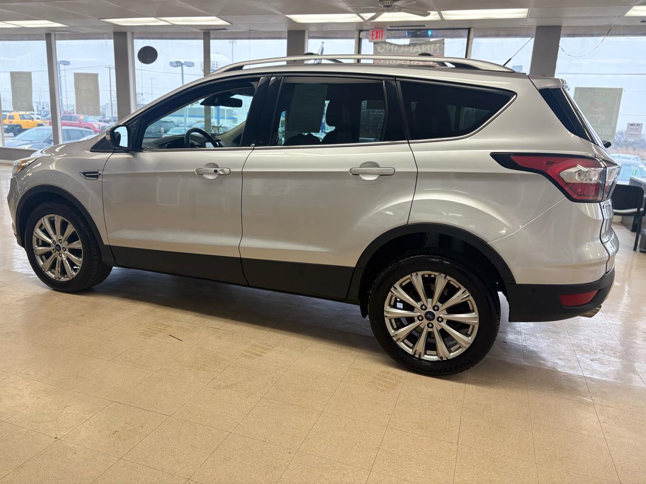 Ford Escape Titanium 4WD 2017