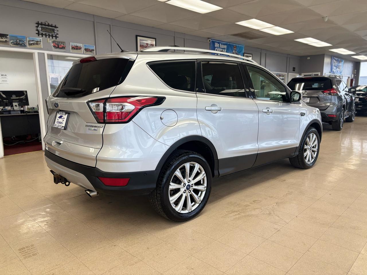 Ford Escape Titanium 4WD 2017