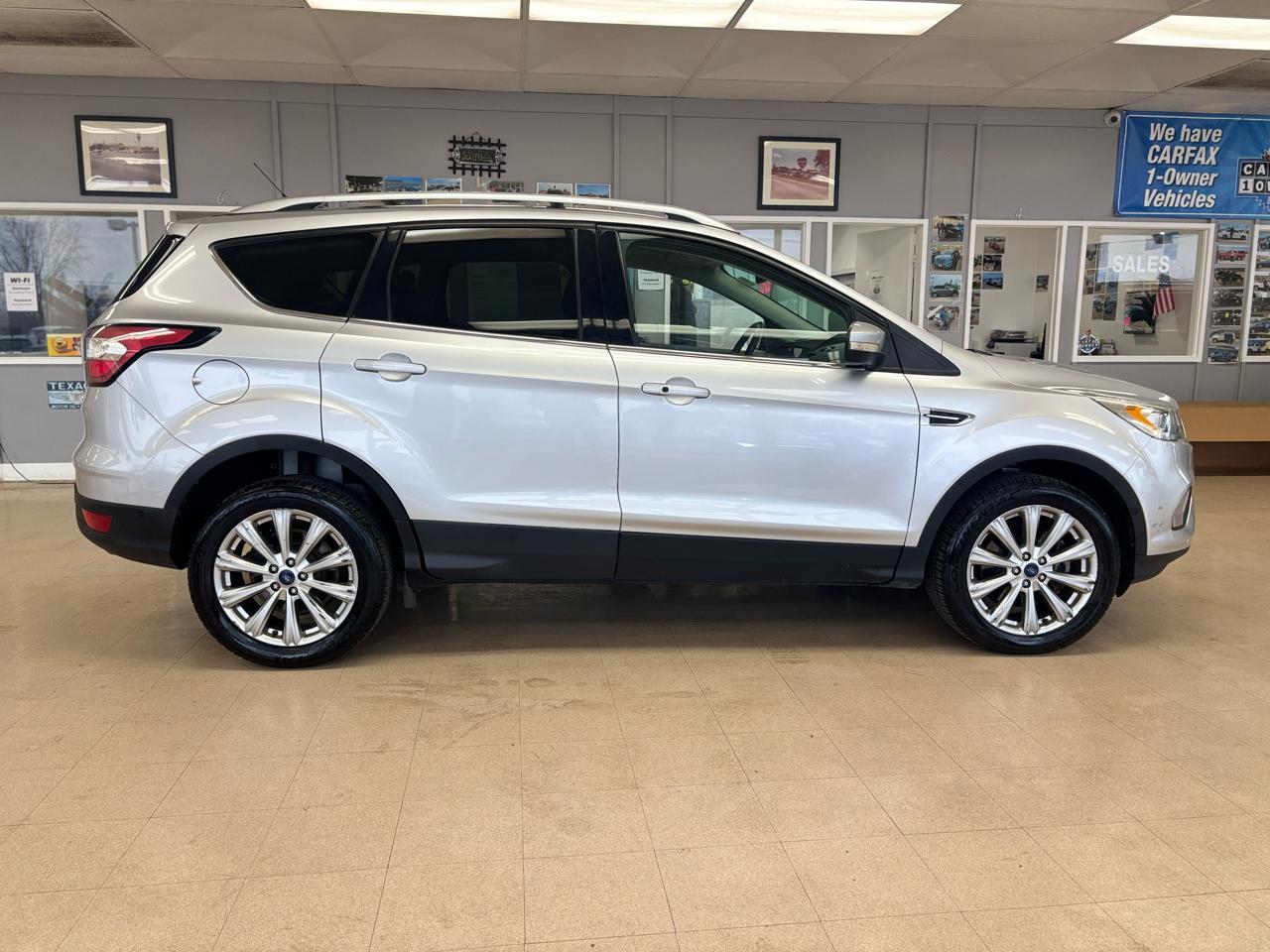 Ford Escape Titanium 4WD 2017