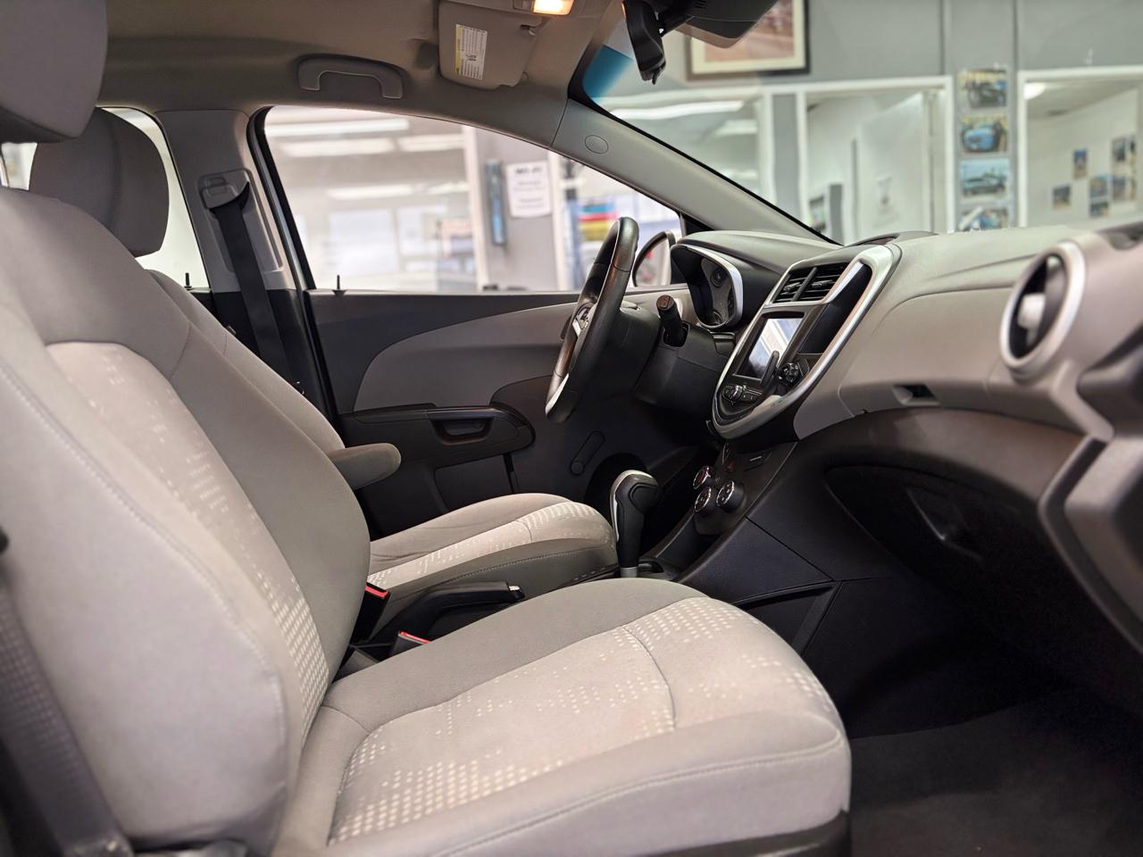 Chevrolet Sonic 5dr HB LT w/1FL 2020