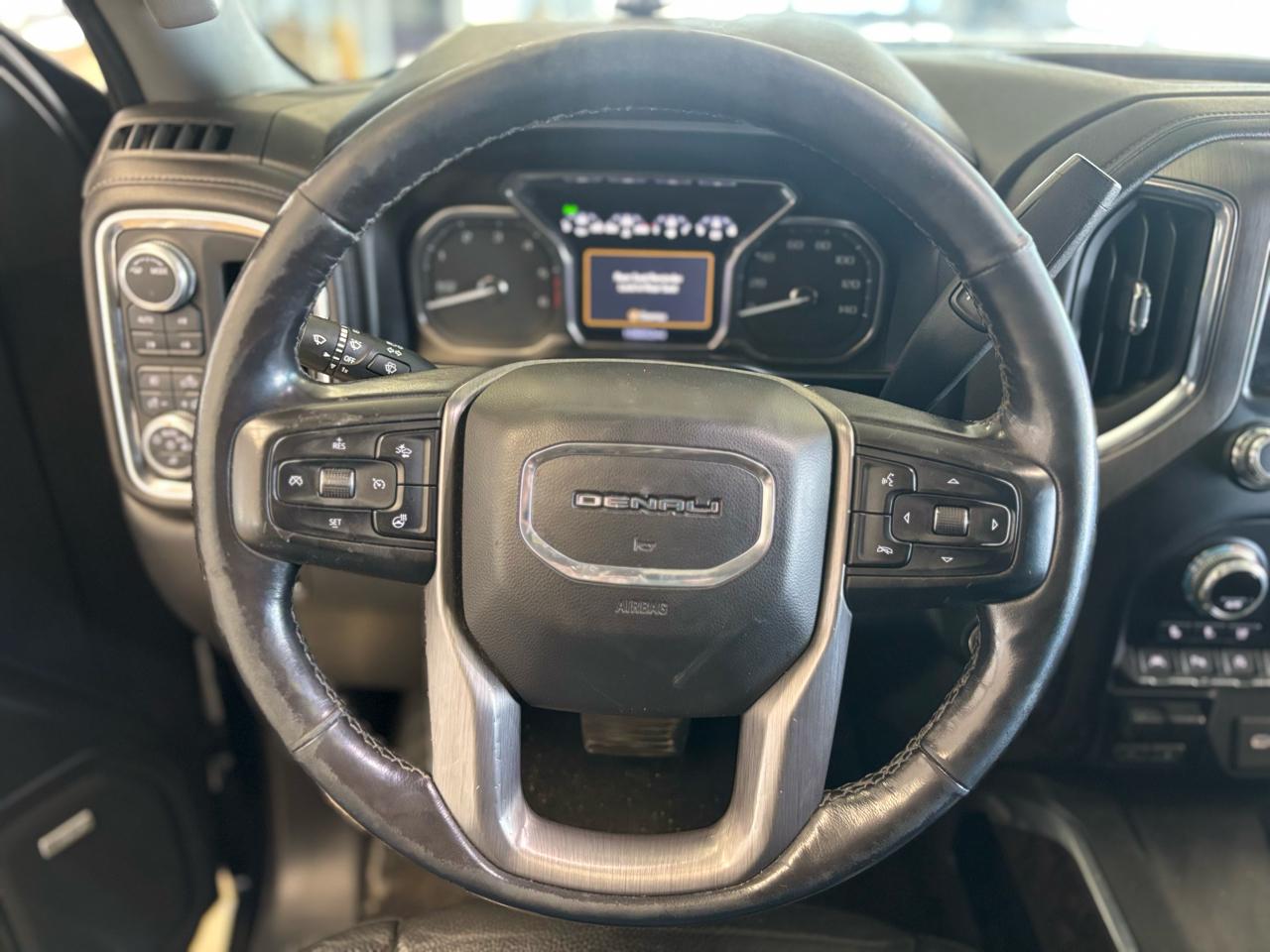 GMC Sierra 1500 4WD Crew Cab 147" Denali 2020