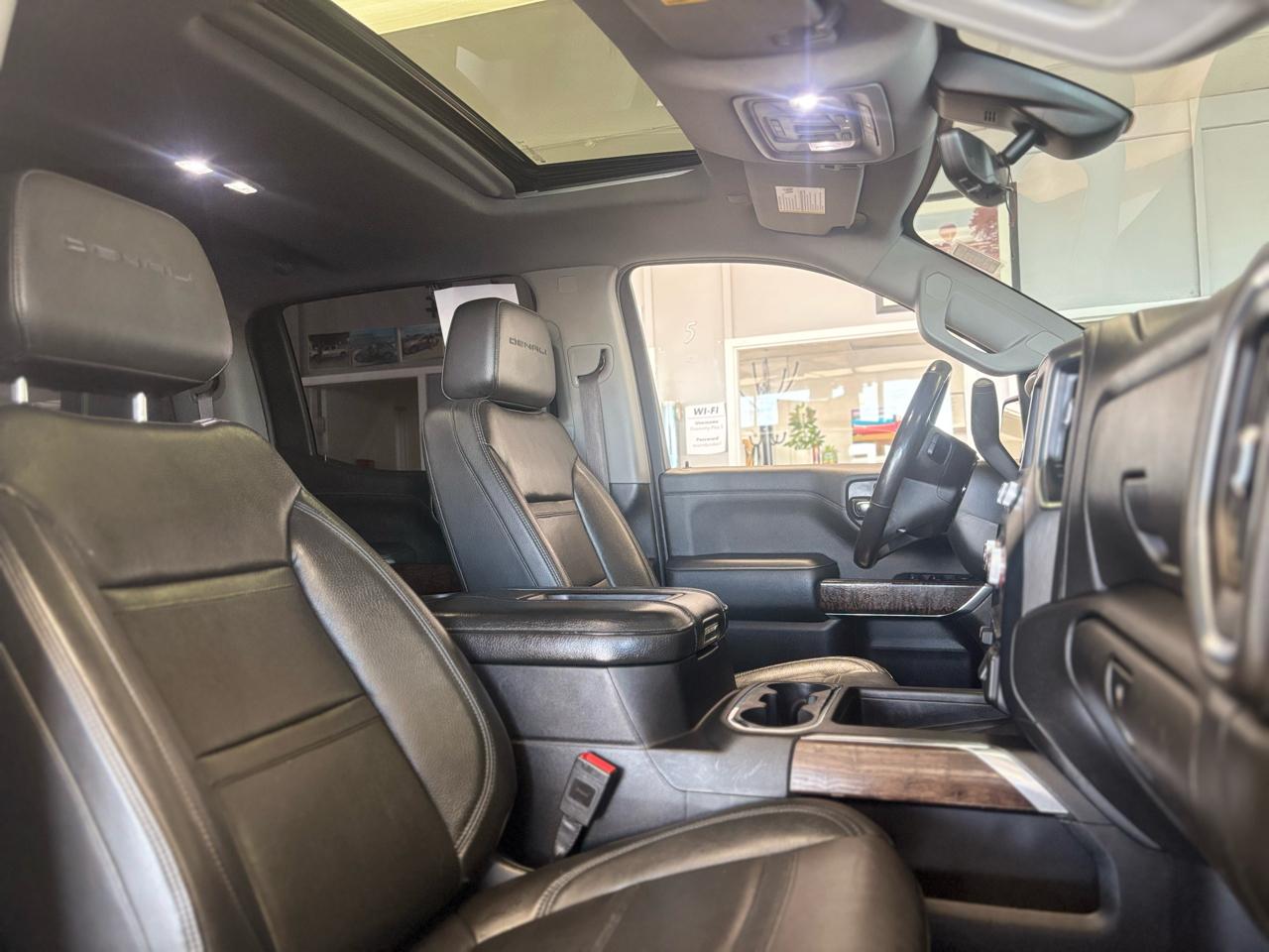 GMC Sierra 1500 4WD Crew Cab 147" Denali 2020