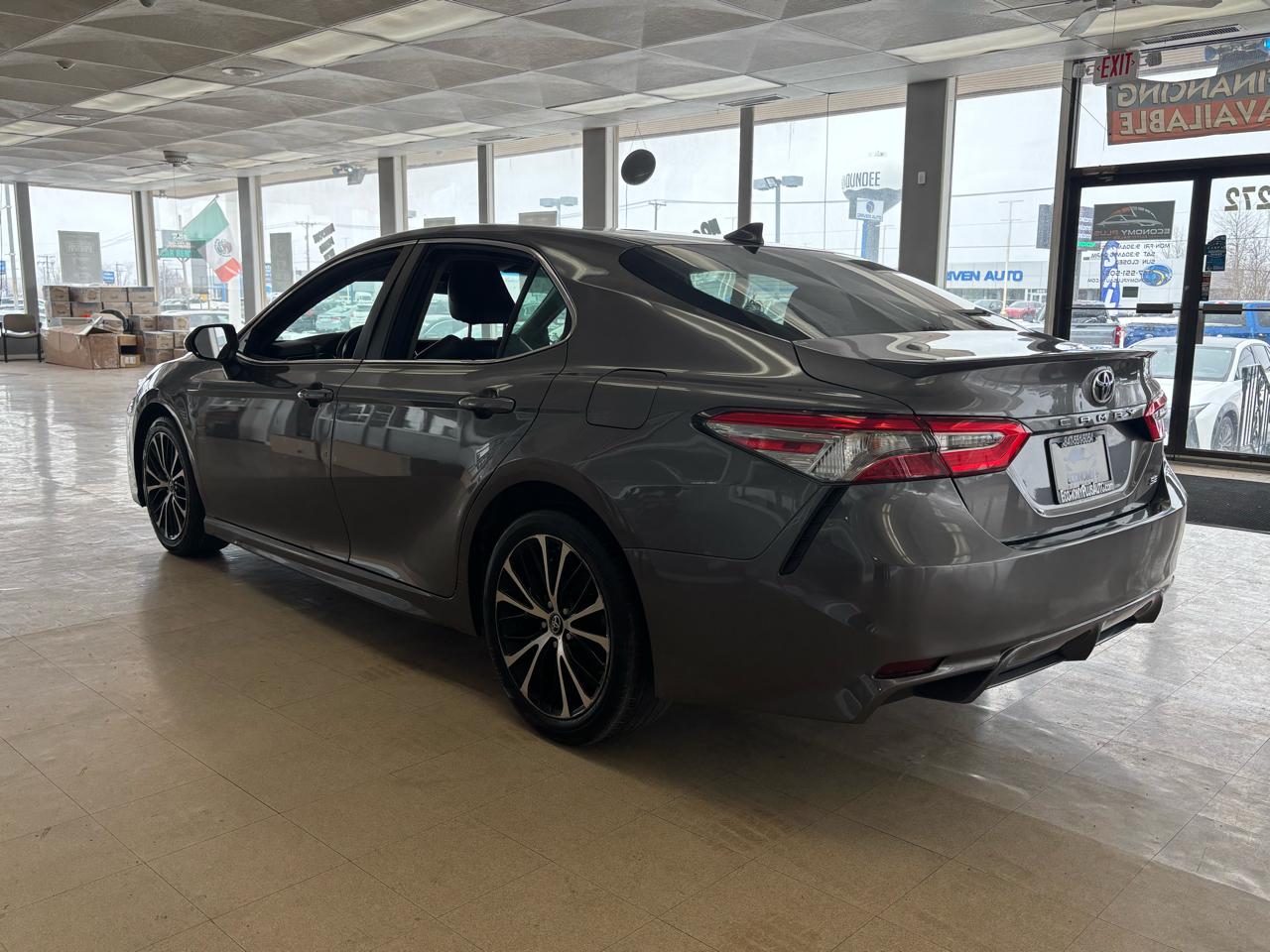 Toyota Camry XLE Auto (Natl) 2019