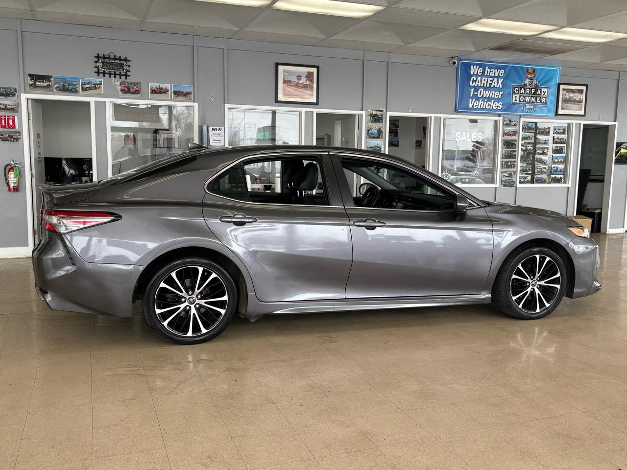 Toyota Camry XLE Auto (Natl) 2019