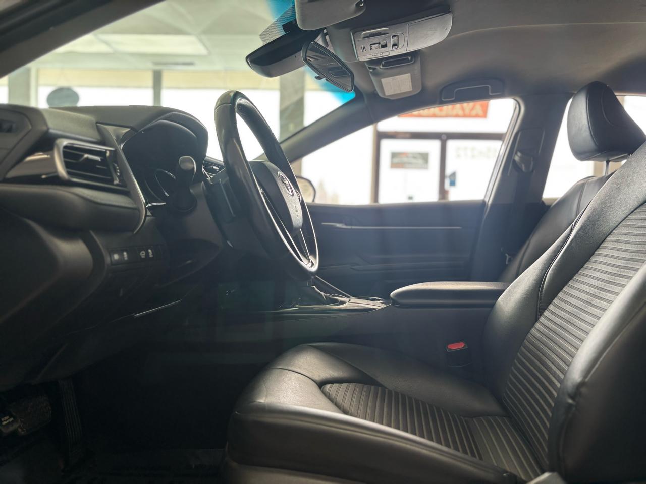 Toyota Camry XLE Auto (Natl) 2019