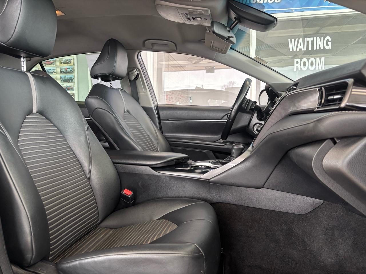 Toyota Camry XLE Auto (Natl) 2019