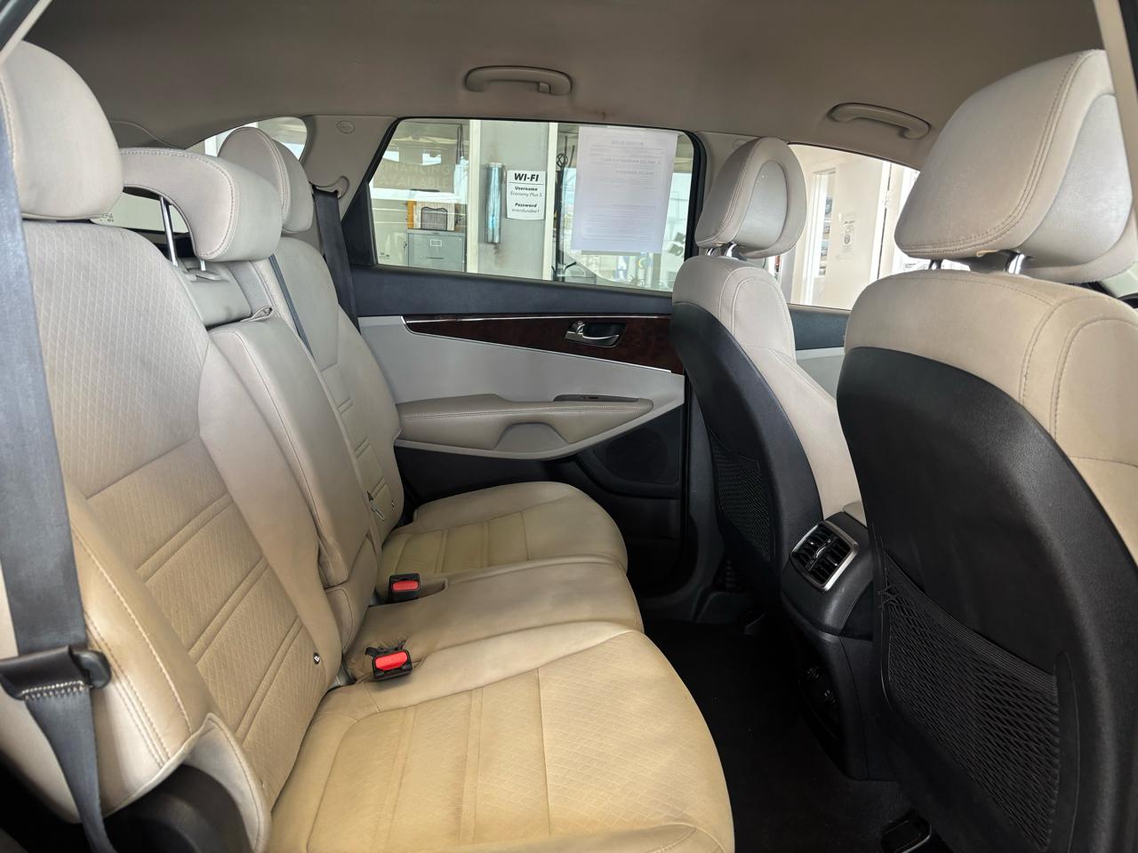 Kia Sorento AWD 4dr 2.4L LX 2016