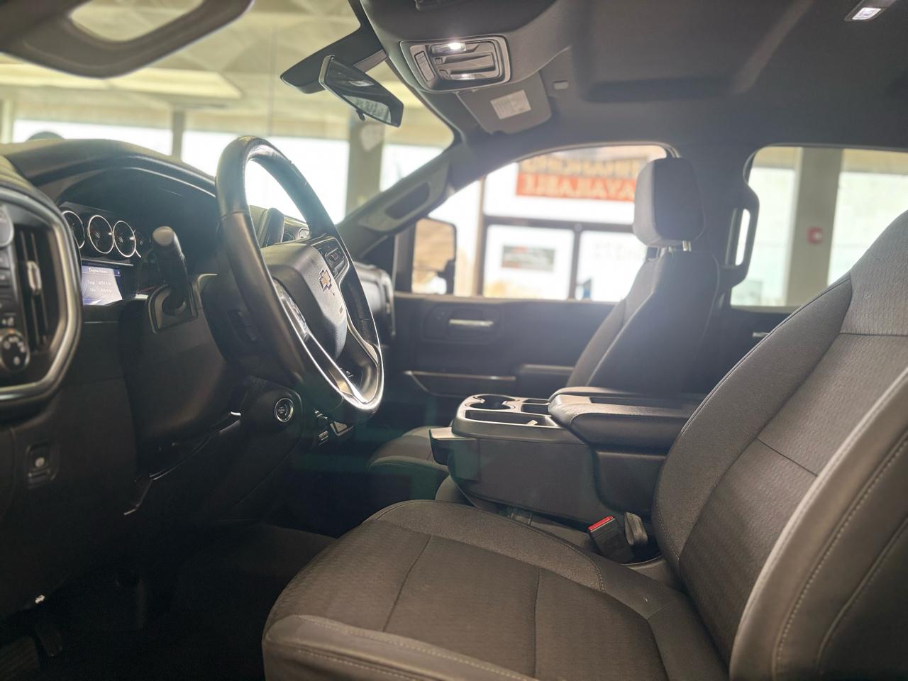 Chevrolet Silverado 1500 4WD Double Cab 147" LT 2020