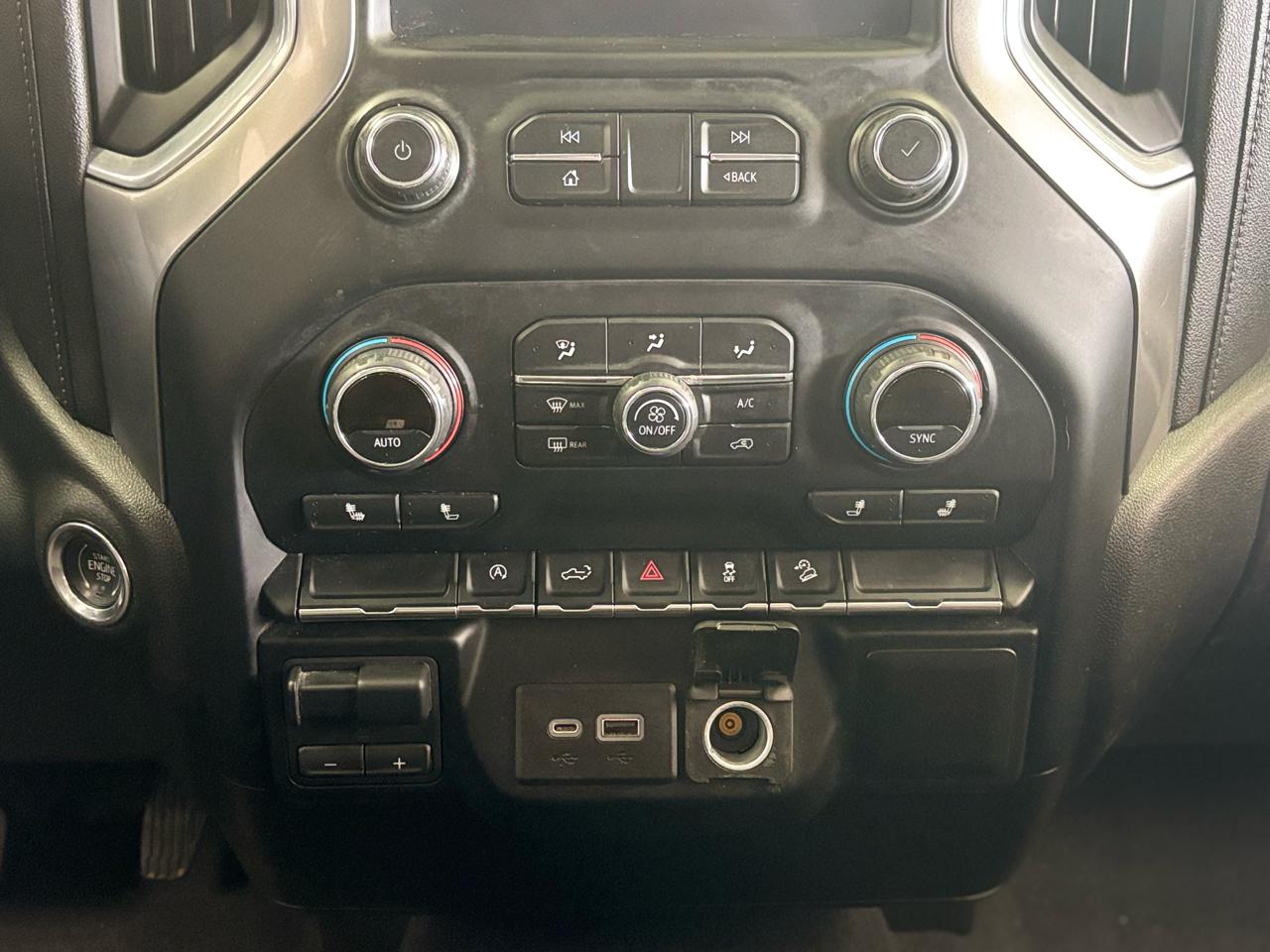 Chevrolet Silverado 1500 4WD Double Cab 147" LT 2020