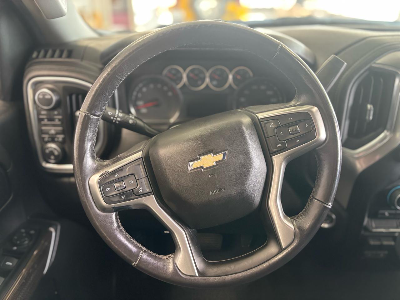 Chevrolet Silverado 1500 4WD Double Cab 147" LT 2020