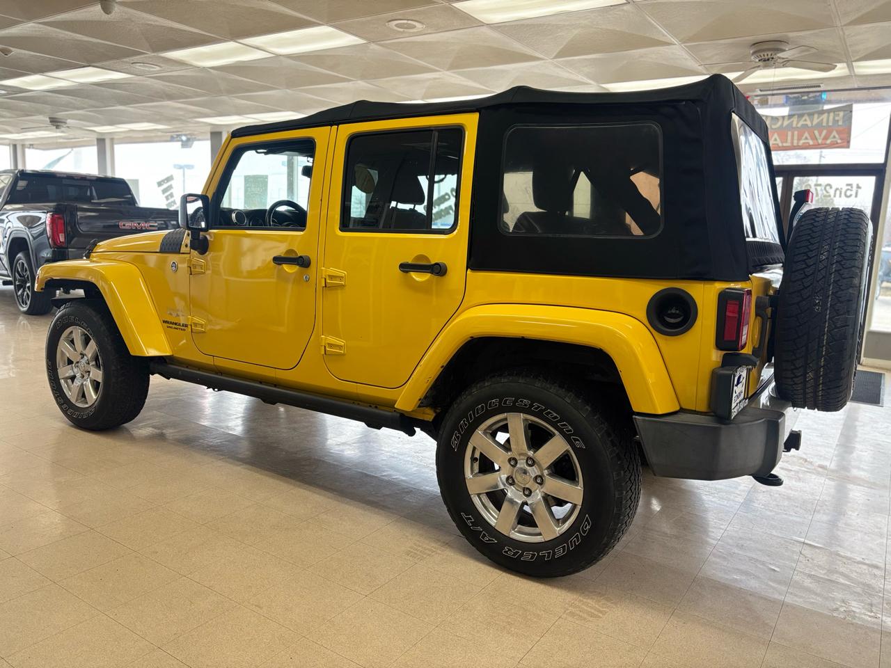Jeep Wrangler Unlimited 4WD 4dr Sahara 2015