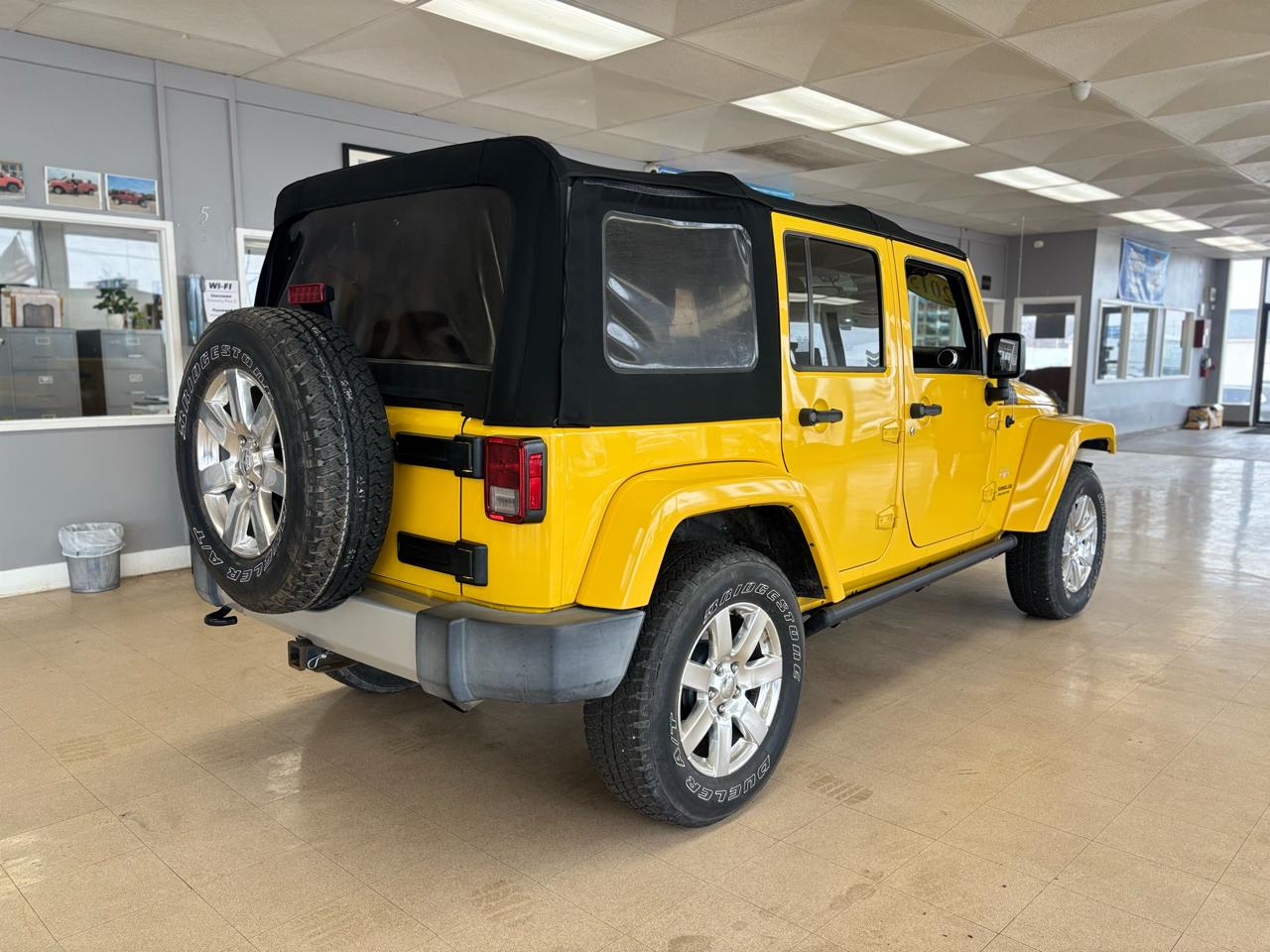 Jeep Wrangler Unlimited 4WD 4dr Sahara 2015