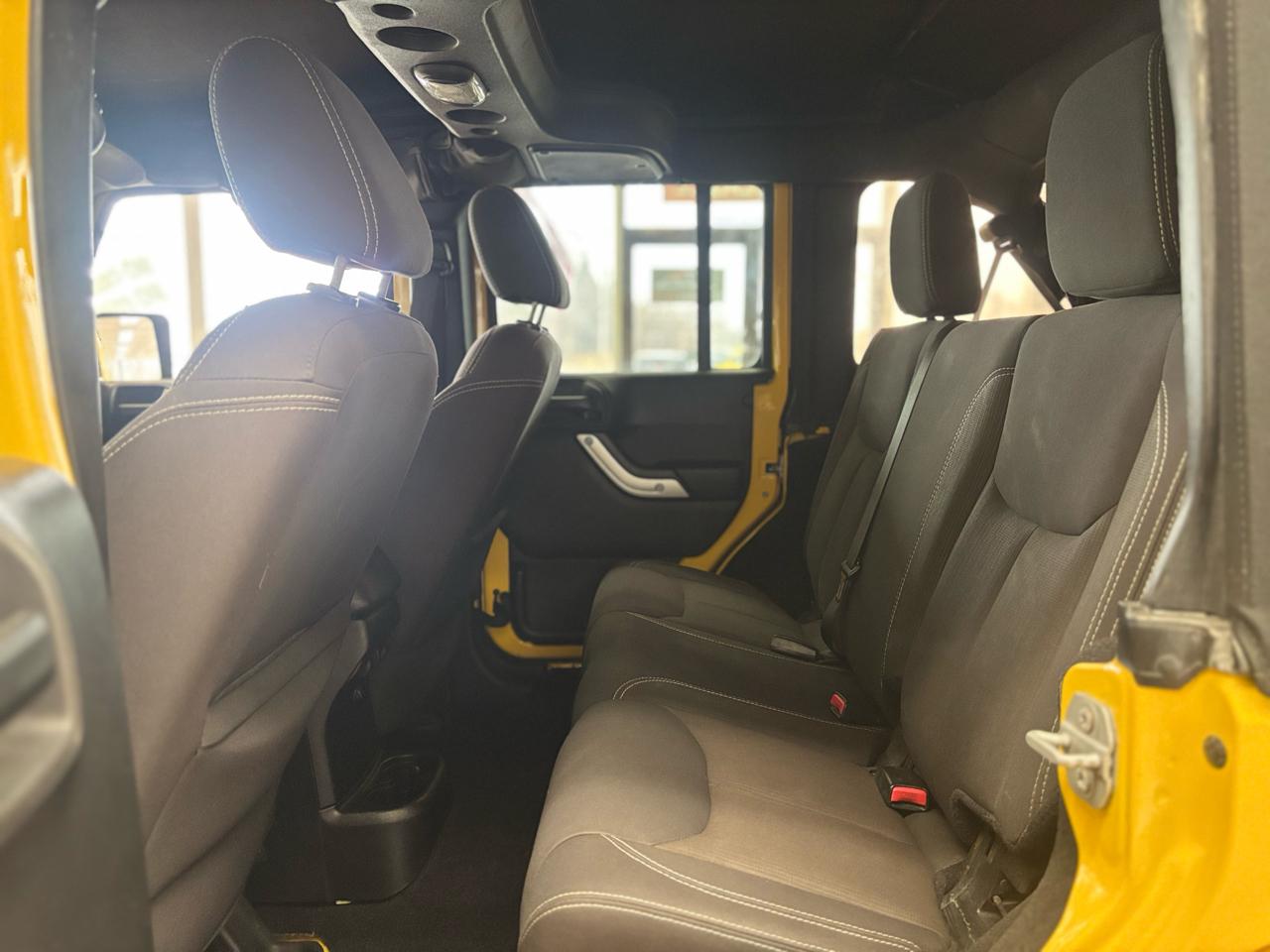 Jeep Wrangler Unlimited 4WD 4dr Sahara 2015