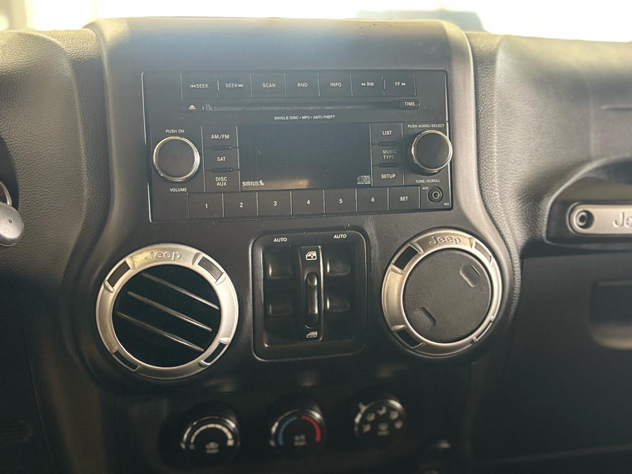 Jeep Wrangler Unlimited 4WD 4dr Sahara 2015