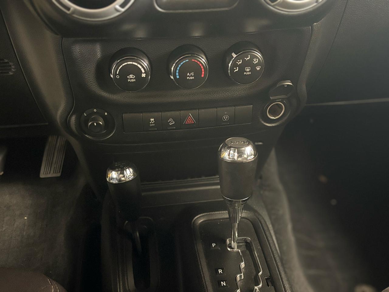 Jeep Wrangler Unlimited 4WD 4dr Sahara 2015